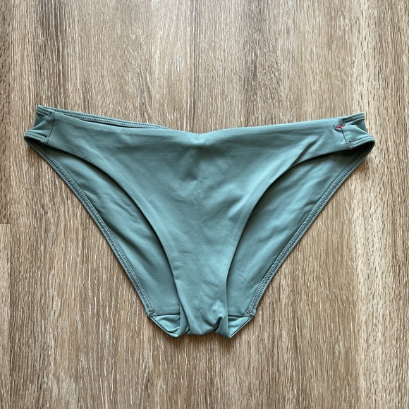 Everlane 👖 The Bikini Bottom - Picture 4 of 7